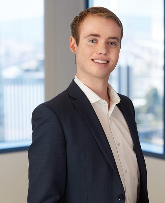 Alex Roper headshot