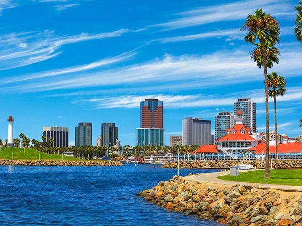 Long Beach, California city skyline